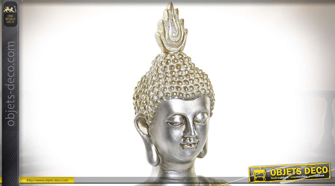 Représentation de bouddha en résine, finitions claires avec tenue doré brillant, ambiance chic, 28cm