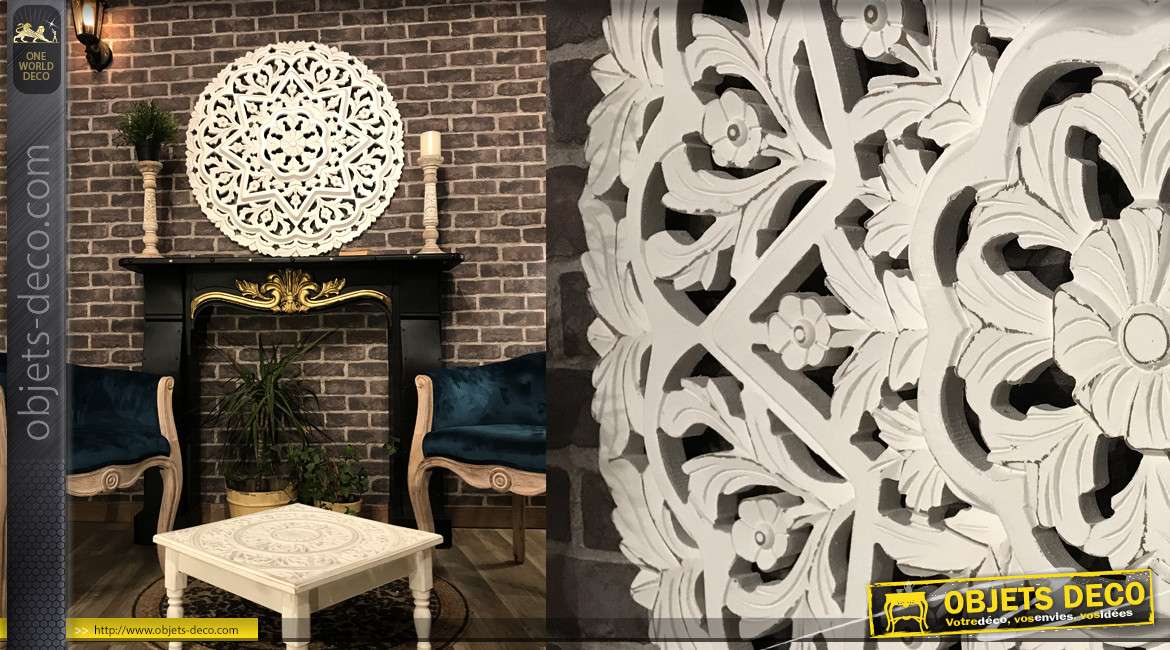 Grande déco murale en bois finement sculpté finition blanc, effet relief 3D