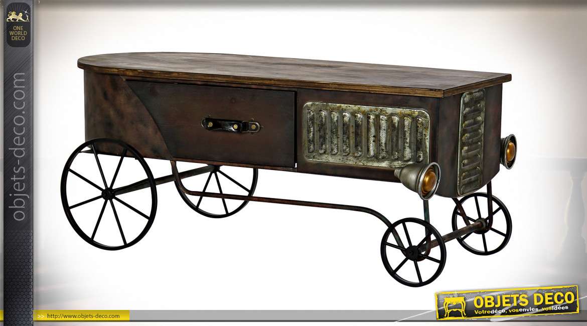 Table basse originale en forme d'ancienne voiture, en bois usé et métal effet oxydé, sur roues de style vintage, 124cm