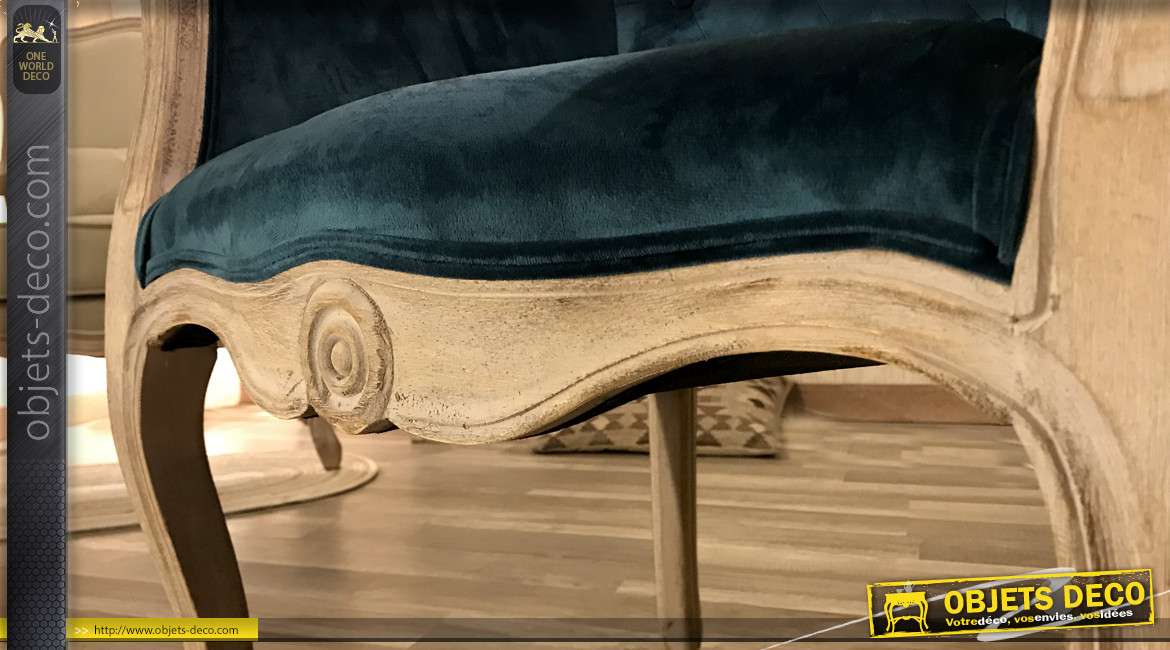 Fauteuil esprit Louis XV en bois clair blanchi et velours finition ClassicBlue