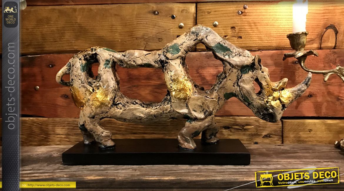 Représentation d'un rhinocéros en résine effet sculpture en bois flotté, ambiance contemporaine chic, 40cm