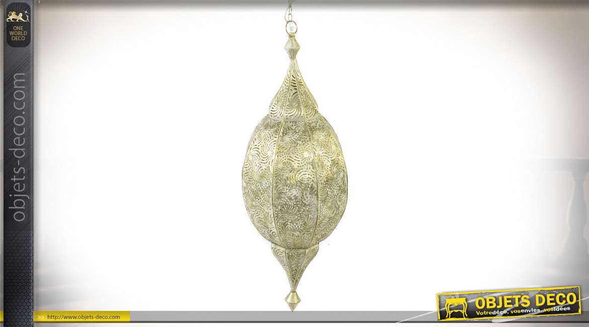 Suspension en métal esprit lanterne orientale, finition blanchie dorée forme ovoïdale, 76cm