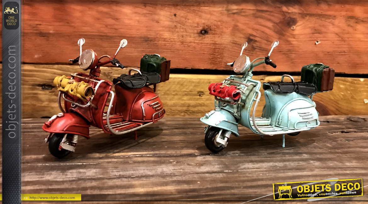 Série de deux motos décoratives en métal, finitions anciennes rouge et turquoise, 11cm