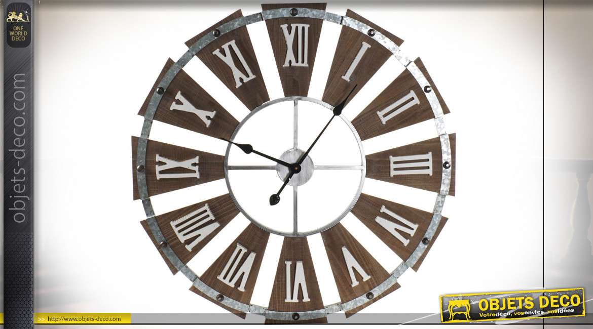 Grande horloge en bois et métal très ajourée, esprit vieille ferme moulin à vent, Ø75cm
