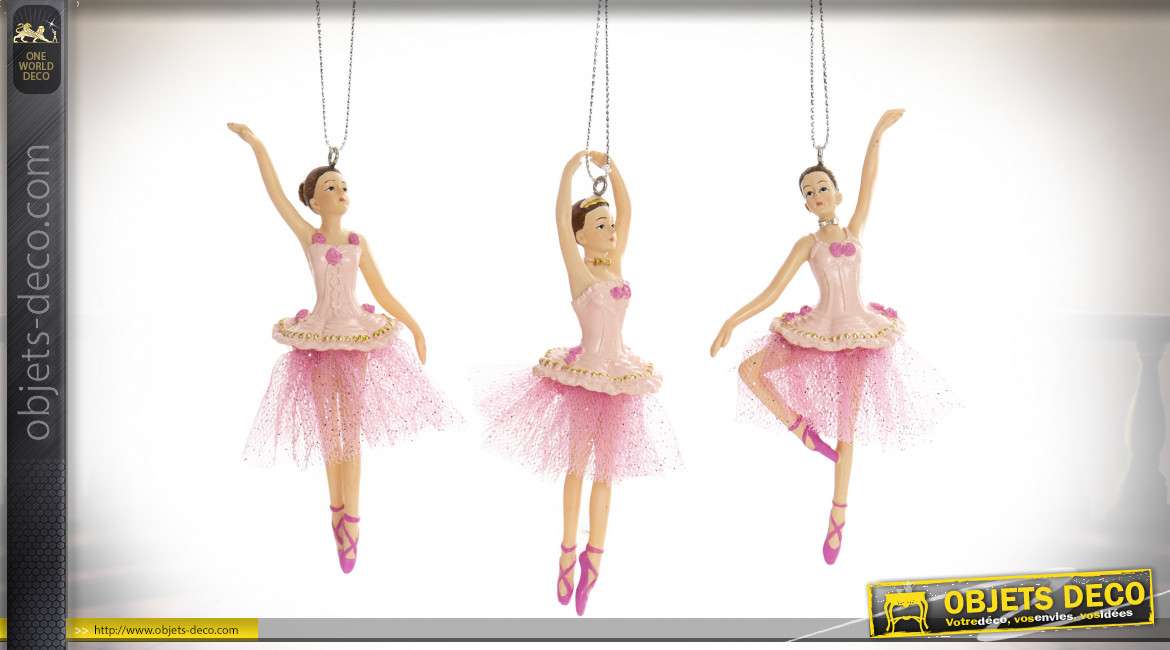 Série de trois danceuse de classique à suspendre, en résine finition colorée avec chainette de suspension, style enfantin, 12cm