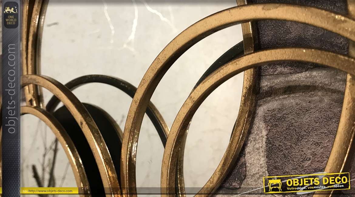 Miroir en métal finition doré ancien, cercles entrelacés et superposés, style moderne design, 59cm