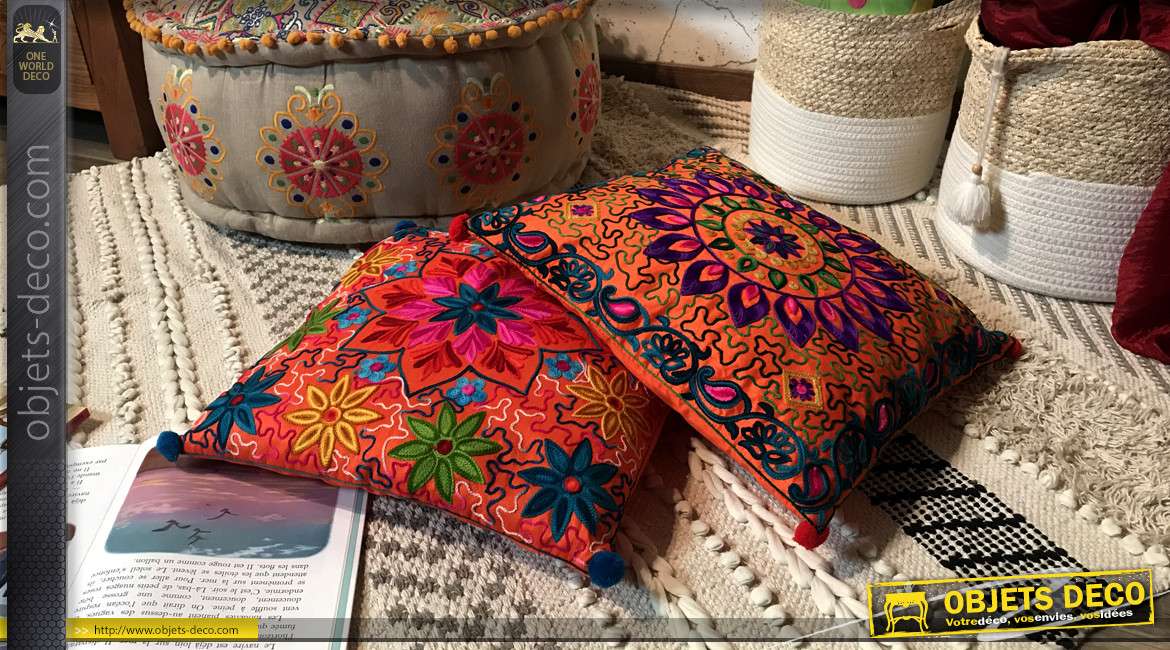 Série de deux coussins en coton épais, motifs brodés de mandala multicolore, 40x40cm