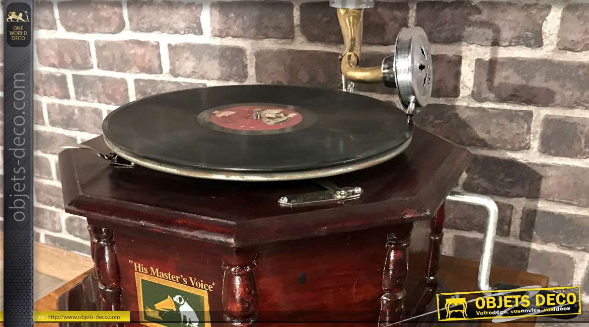 Gramophone vintage en bois, finition acajou ancien et grande corne en métal reflets grenat, fonctionnel