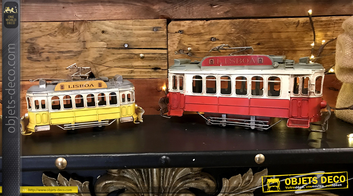 Reproduction d'un ancien tramway finition rouge vieilli, ambiance vintage, 30cm