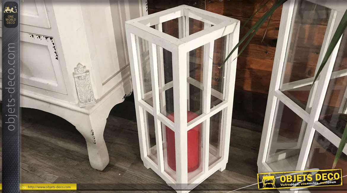 Série de 2 lanternes ouvertes, en bois finition blanc cassé et verre, de style rétro, 50 cm de haut