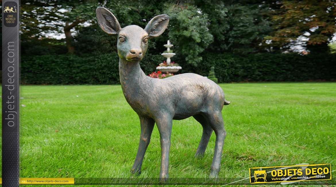 Sculpture d'un faon sauvage nommé Bambi, finition bronze effet ancien avec reflet doré et cuivré, 62cm