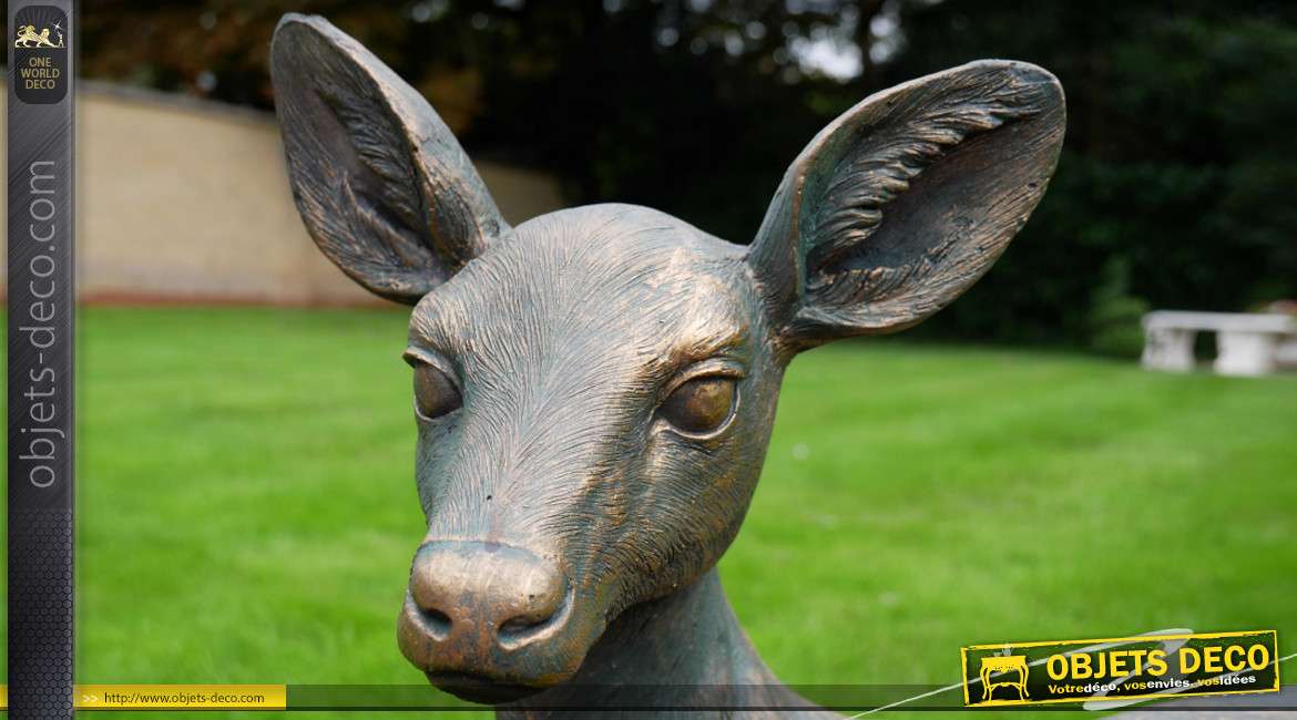 Sculpture d'un faon sauvage nommé Bambi, finition bronze effet ancien avec reflet doré et cuivré, 62cm