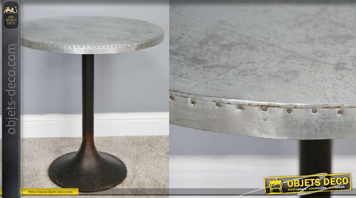 Table d'appoint en fonte et plateau effet zinc, finition vieux noir et inox ancien, cerclage de clous, Ø55cm