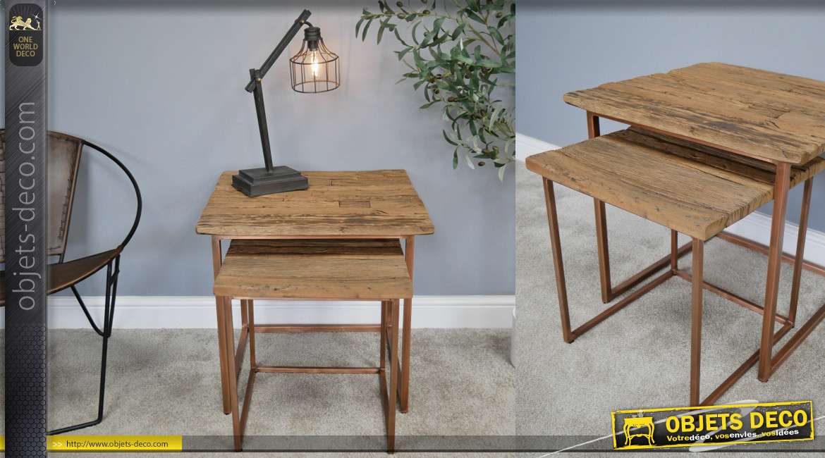 Série de deux tables gigognes de formes carrées, en bois d'ancienne traverses de chemin de fer, base effet cuivré, style épuré, 59cm,