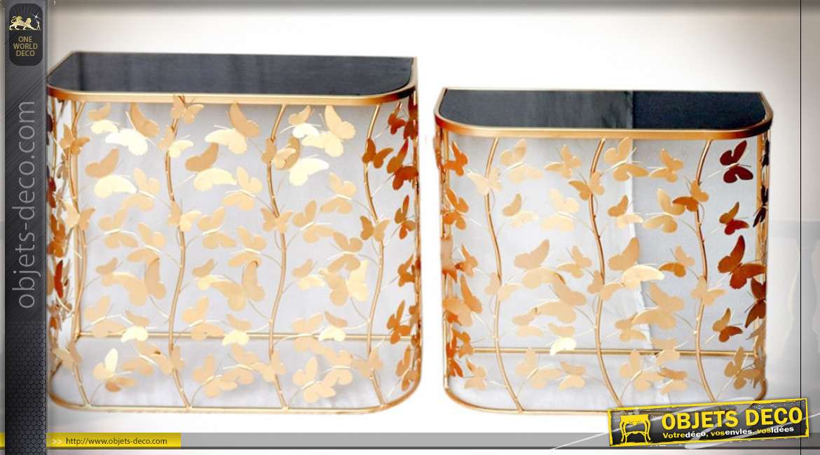Série de deux meubles d'appoints en métal et verre en forme de papillons finition dorée