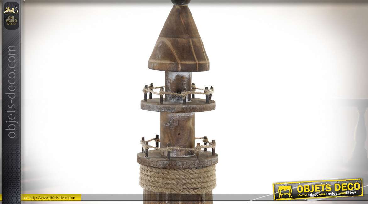 Grand phare marin en bois effet usé avec corde et mobile de poisson, ambiance bord de mer ancienne, 71cm