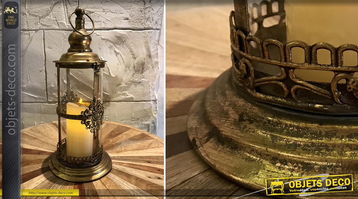 Lanterne cylindrique finition doré ancien, esprit fleur de lys, 41cm