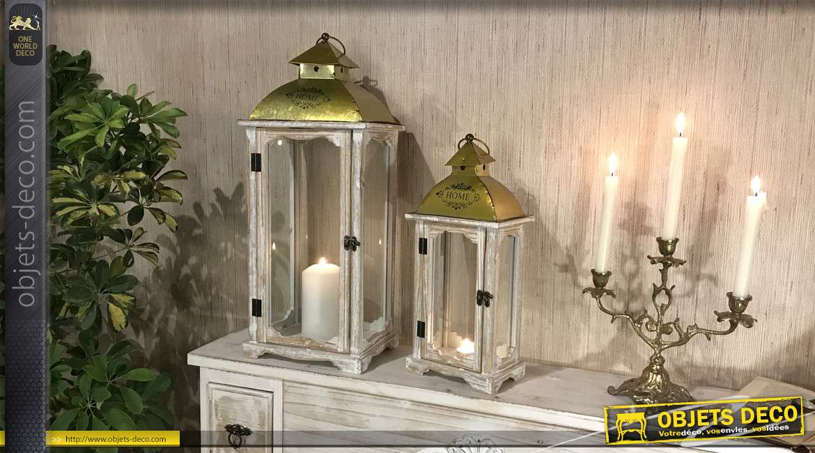 Série de deux lanternes en bois et métal, finition blanchi et doré brillant, inscription Home sur le toit, 63cm