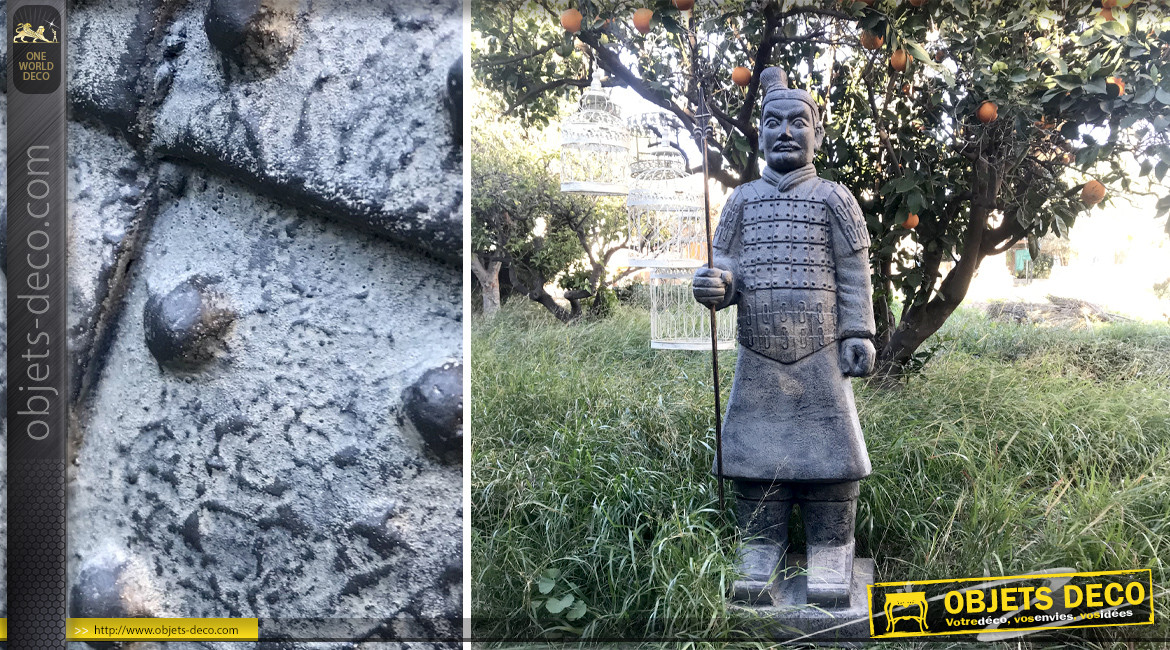 Grande statue de guerrier Chinois en fibre de verre, finition gris vieilli, 120cm