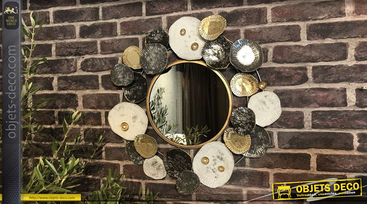 Grand miroir en métal de style moderne, formes de cercles entrelacés finitions brillantes dorée, noires et argentées, Ø60cm