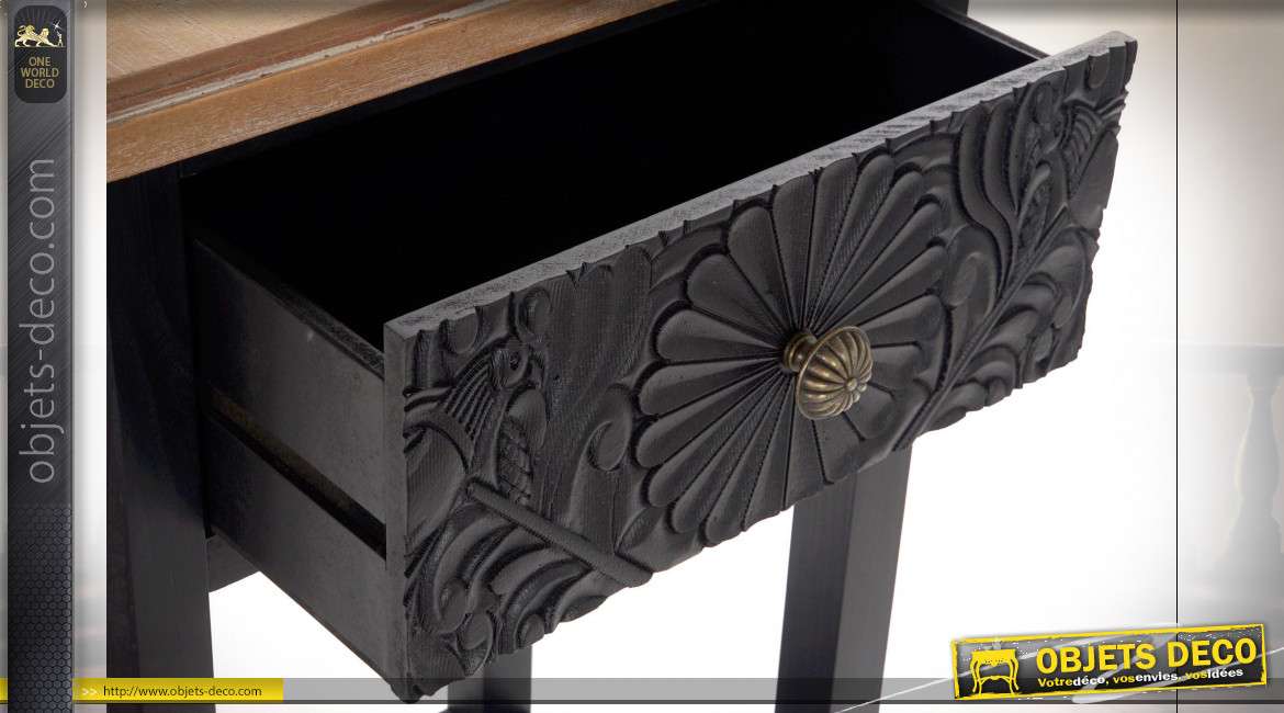Table d'appoint noire en bois de sapin gravé, 81cm