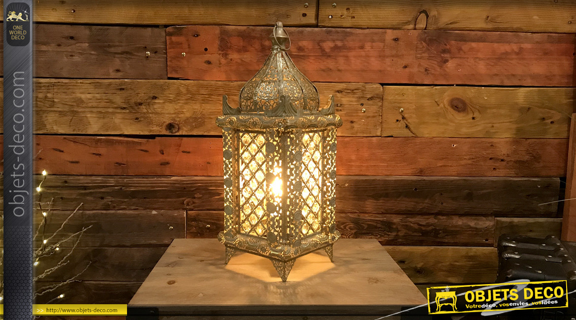 Lanterne électrifiée de style oriental avec pendeloques, finition dorée vieillie, 50cm