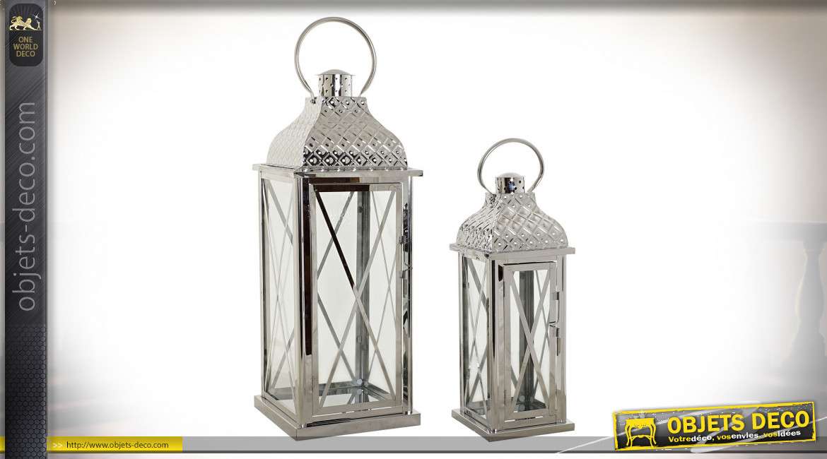 Série de 2 lanternes en métal argenté brillante avec fenêtres à croisillons 58 cm