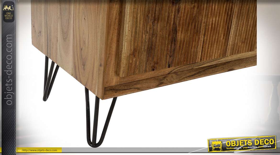 Meuble TV en acacia finition brun clair, portes aux facades de bois ondulés esprit rétro, 145cm