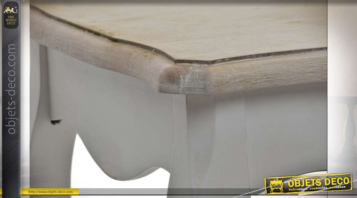 Série de trois tables d'appoints patine blanche et chêne clair style cottage, pieds galbés, 61cm