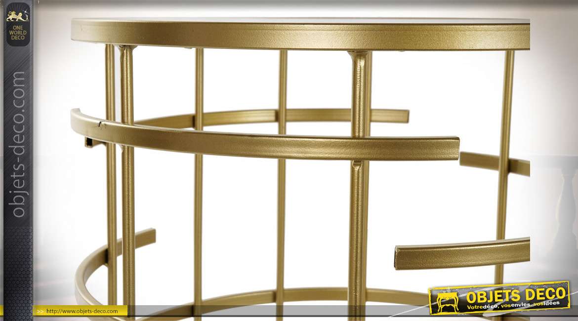 Série de deux tables d'appoint design en verre et métal finition dorée, style moderne chic, 61cm
