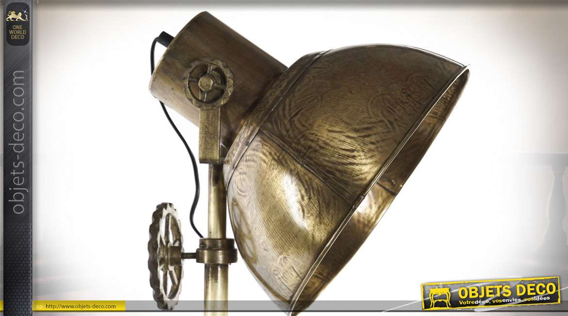 Lampadaire esprit vieille lampe de photographe style industriel sur trépieds en métal finition laiton, 142cm