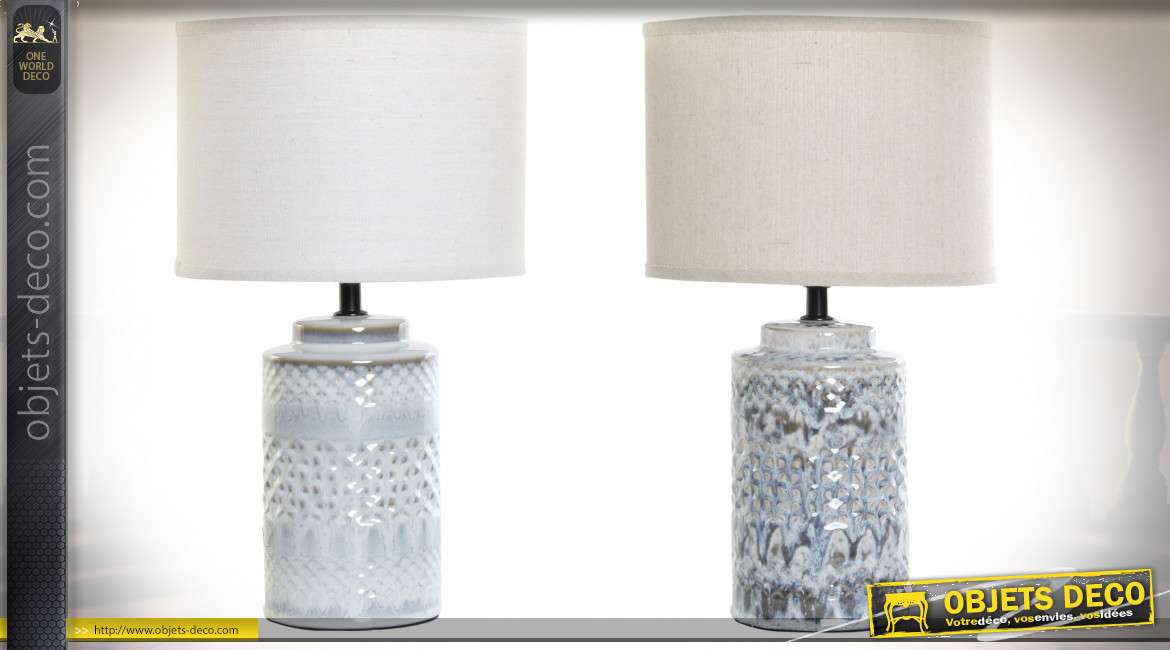 Série de deux lampes de chevet en porcelaine finition grise et blanche de style bord de mer, 40cm