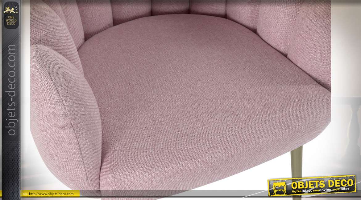 Fauteuil finition rose et dorée style cosy moderne, dossier confort en forme de coquillage, 77cm