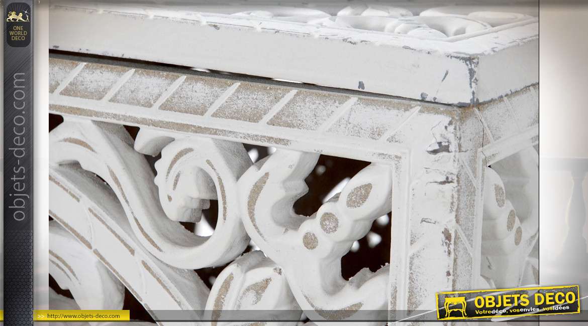 Série de quatre coffres de rangement en bois sculpté finition blanche style romantique, 51cm