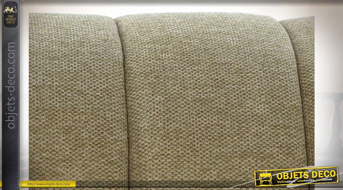Grand canapé en tissu effet broderie point de croix finition jaune moutarde, pieds couleur laiton de style rétro, 225cm