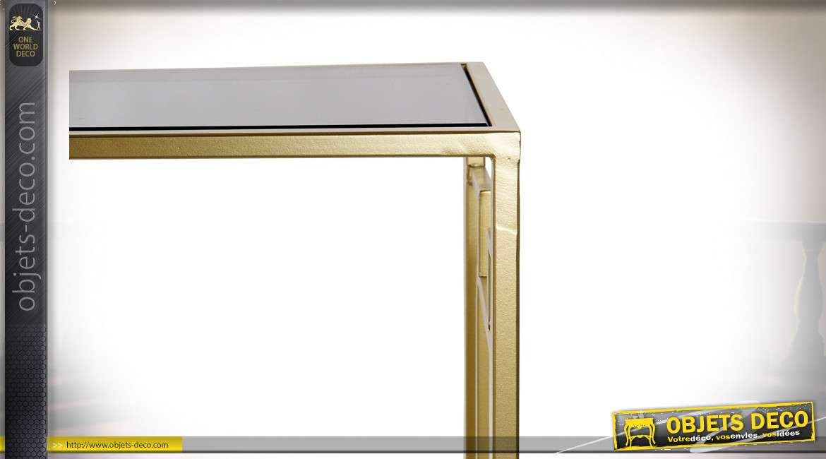 Console de style moderne chic en métal finition dorée, plateau en verre fumé, 106.5cm