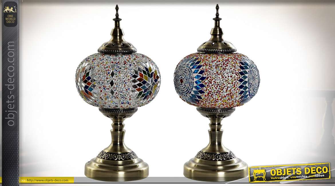 Série de deux lampes de chevet sphériques esprit mosaïque oriental multicolore finition laiton, 36.5cm