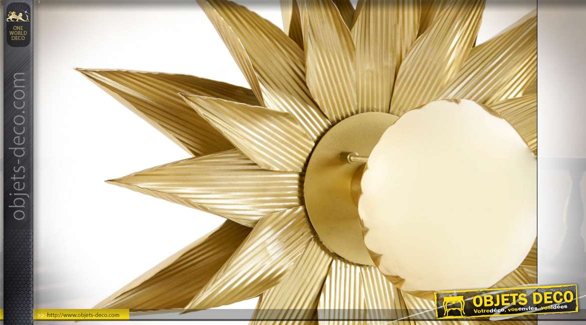 Applique murale en forme de tournesol en aluminium finition dorée esprit campagne chic, 48cm