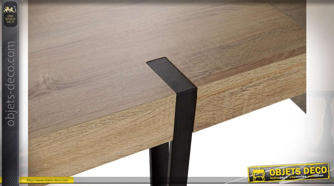 Table de style moderne en fer et plateau en bois finition chêne clair, 160cm