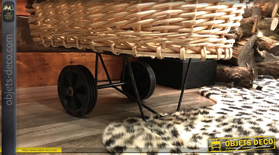 Chariot à bûches en osier fort, finition naturelle et brune, grande anse et fond plein en bois, effet zébré, 98cm