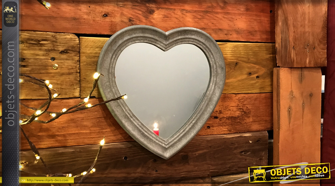 Miroir décoratif en résine en forme de coeur, finition grise effet vieux métal, 30cm