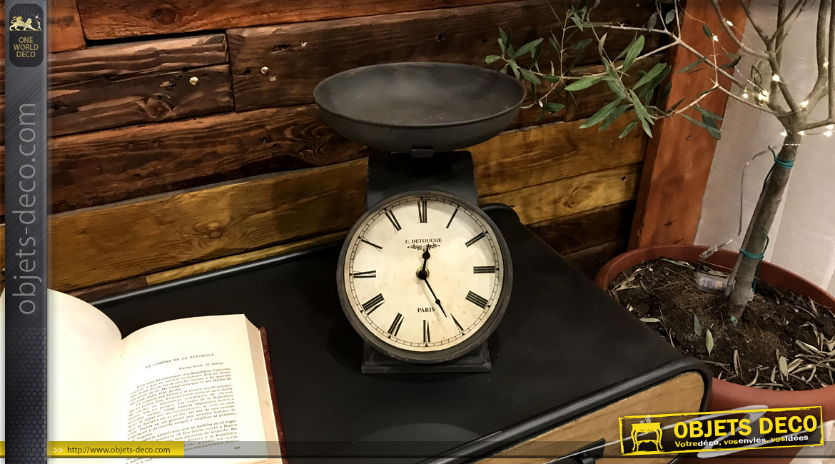 Horloge de table en forme d'ancienne balance d'épicerie, en métal finition gris vieilli, ambiance vintage 26cm