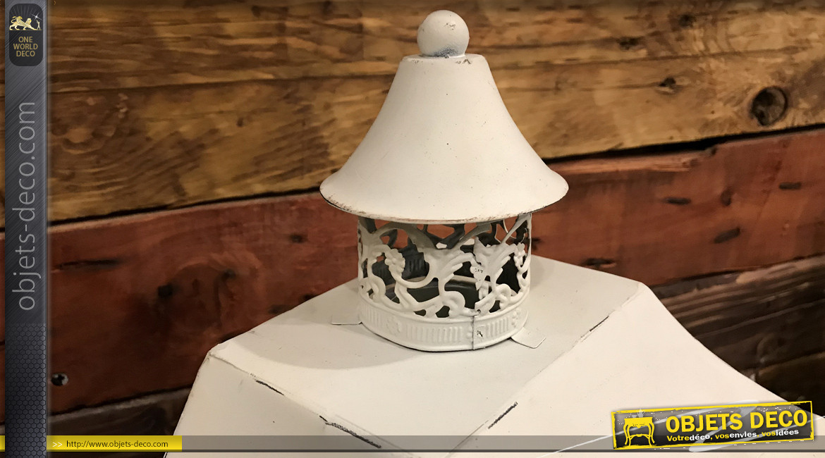 Lampe de table en métal et verre en forme de lanterne, finition crème vieillie, ambiance maison de campagne, 40cm