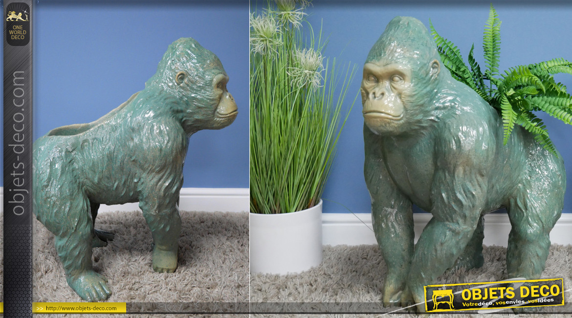 Grosse jardinière en résine en forme de gorille, finition vert amande effet vieilli, 62cm de hauteur finale