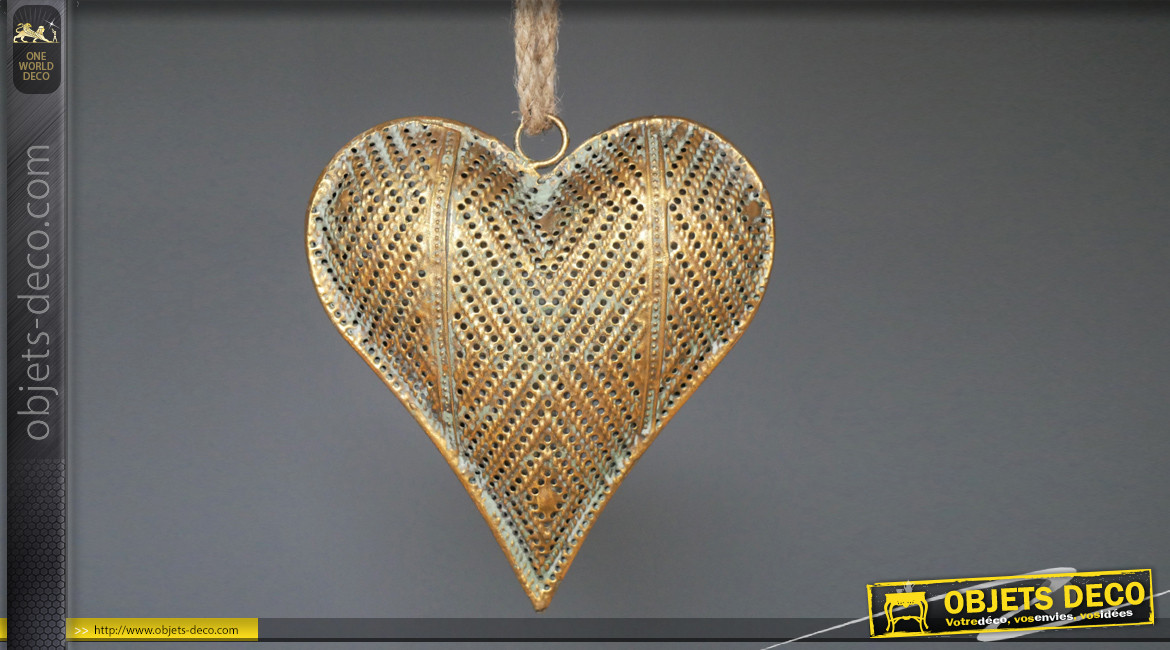 Coeur de taille moyenne en métal finition vieux doré, à suspendre, ambiance romantique vieille maison, Ø15cm