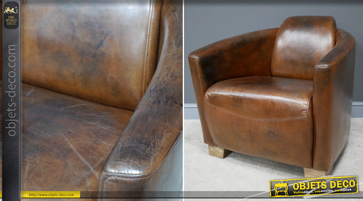 Gros fauteuil Cigar en cuir véritable, finition brune cognac avec pieds en chêne massif, ambiance rétro club, 80cm