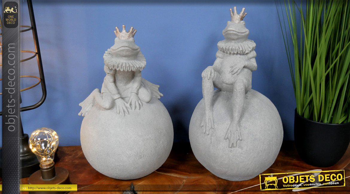 Série de deux statuettes imitation pierre grise, représentation de grenouilles de contes de fées, 40cm