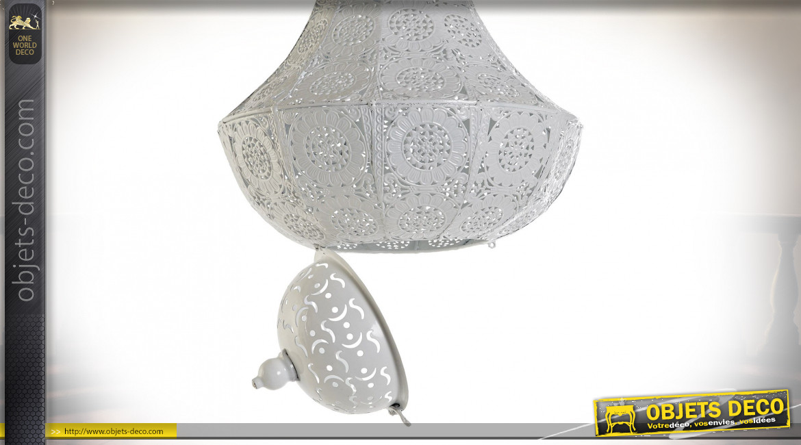 Suspension luminaire en forme de montgolfière finition blanc laqué esprit moucharabieh, 108cm