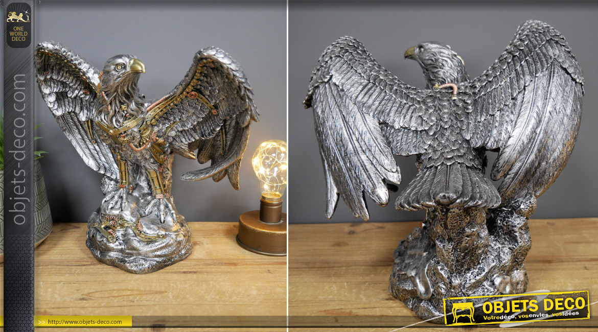Représentation d'un aigle version Steampunk, en résine effet métallique finition argentée et détails finition laiton, 27cm