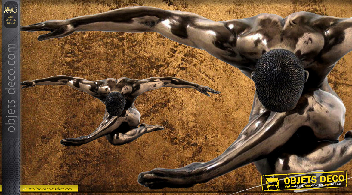 Beauté et horizontalité, représentation d'un homme aux bras tendus, en résine finition cuivrée bronze, collection Nudités, 44cm